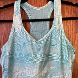 NIKE L women Dri fit athletic tank top workout BLUE shelf bra Like new